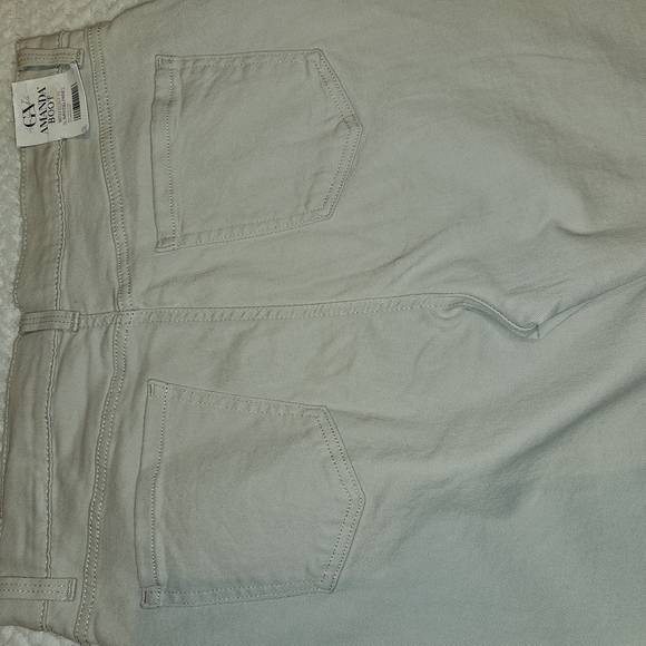 Women Beige Jeans - Picture 6 of 16
